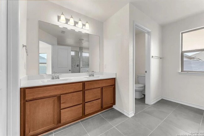 Building Photo - 412 Deer Crest Dr