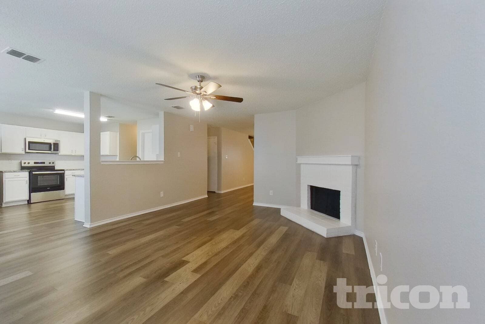 Building Photo - 2029 W Grove Ln