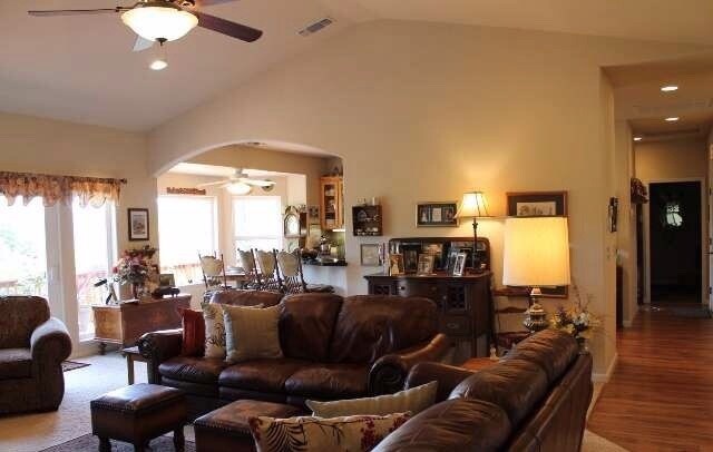 Building Photo - Showings Beginning Next week!!! Gorgeous Semi Custom Apple Valley Home!!