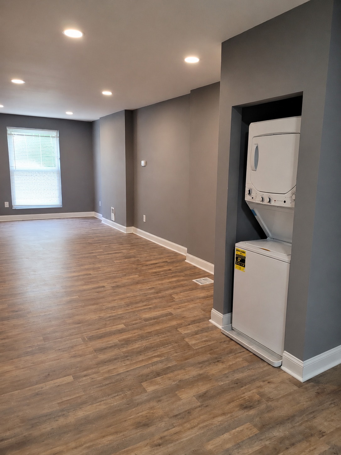 Building Photo - 2541 W Fayette St