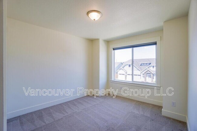 Building Photo - 12513 NE 102nd Way
