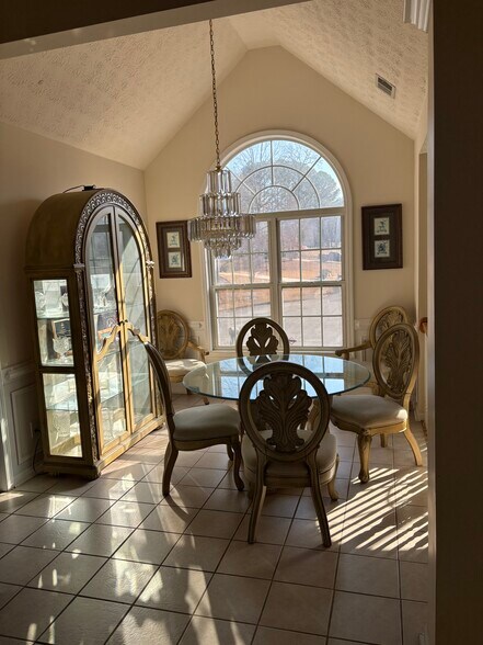 Building Photo - 1460 Scenic Brook Trl SW