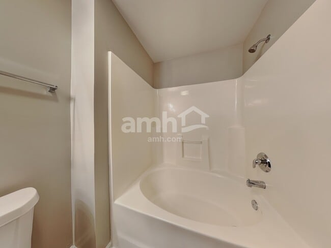 Building Photo - 15709 Lakepoint Forest Dr