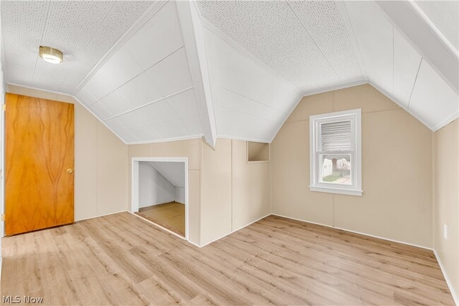 Building Photo - 655 E 240th St