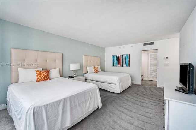 Building Photo - 5101 Collins Ave