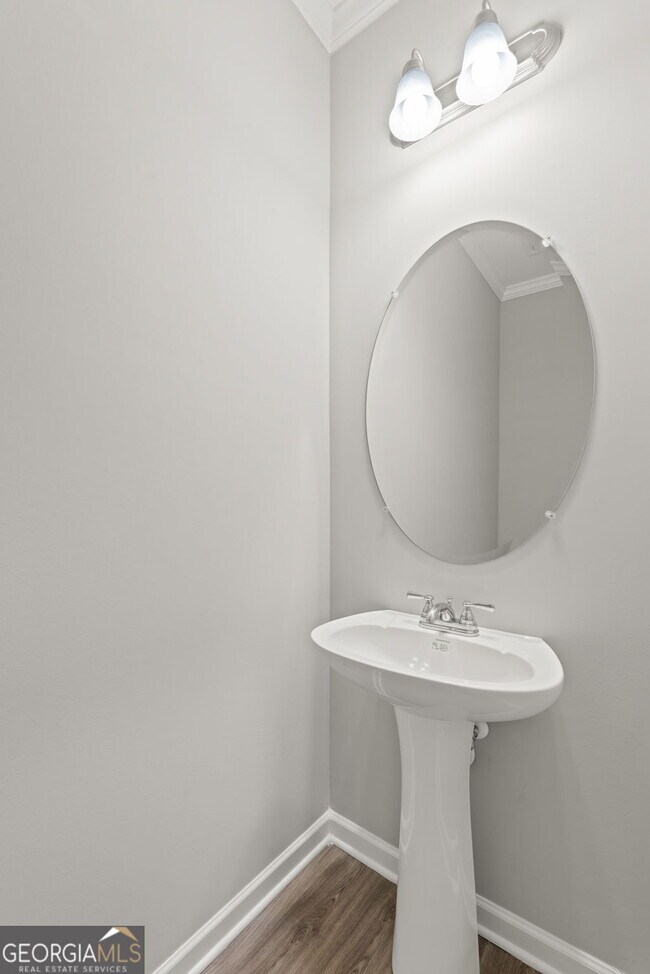 Building Photo - 559 Belmont Ln