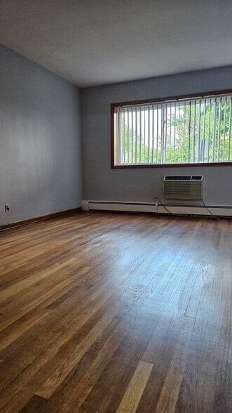 Bedroom 2 - 746 Dempster St