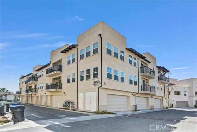 Building Photo - 5200 Beachside Ln