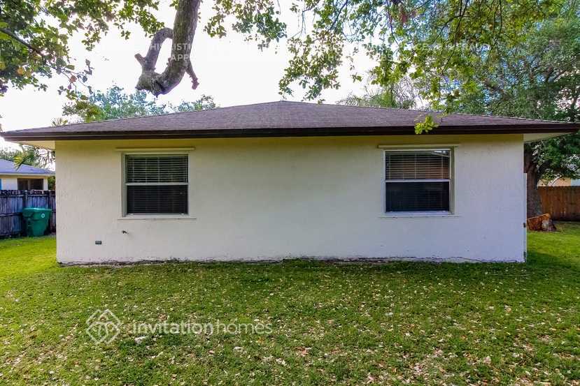 Building Photo - 7645 NW 32nd Pl