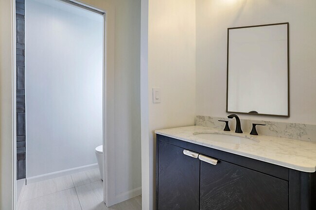 Building Photo - 320 NE 42nd St