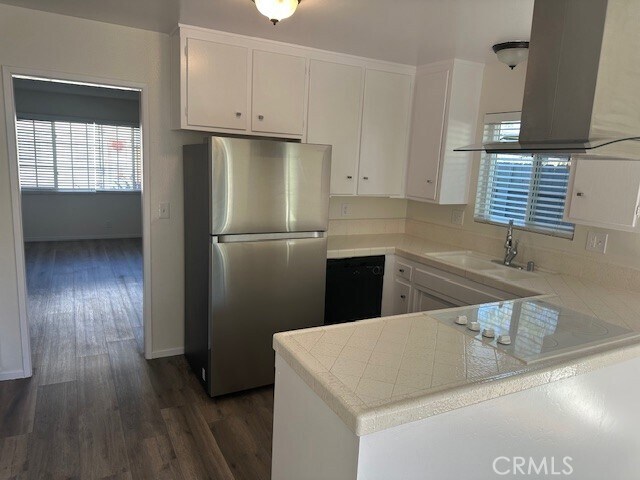 Building Photo - 1201 N California St