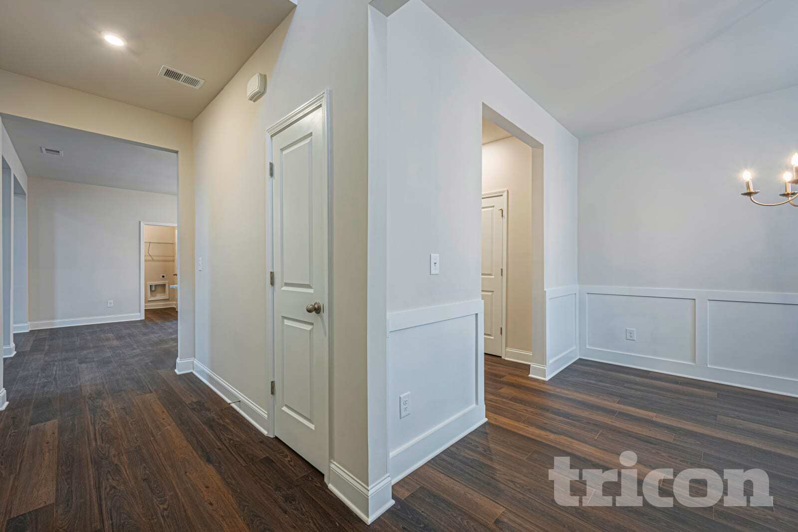 Building Photo - 401 Curlin Ct