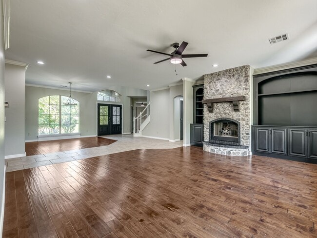 Building Photo - 8900 Belcaro Dr