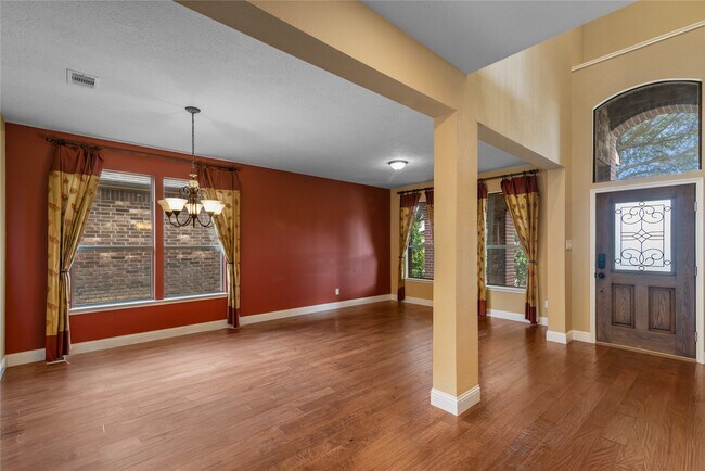 Building Photo - 11119 Hayden Falls Dr