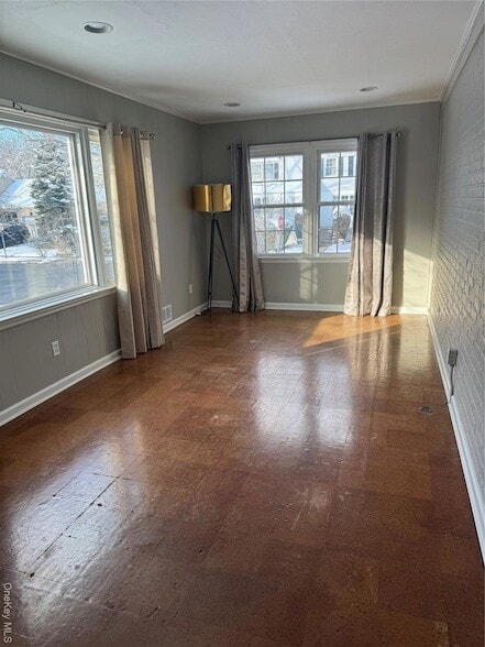 Building Photo - 31 Flower Rd