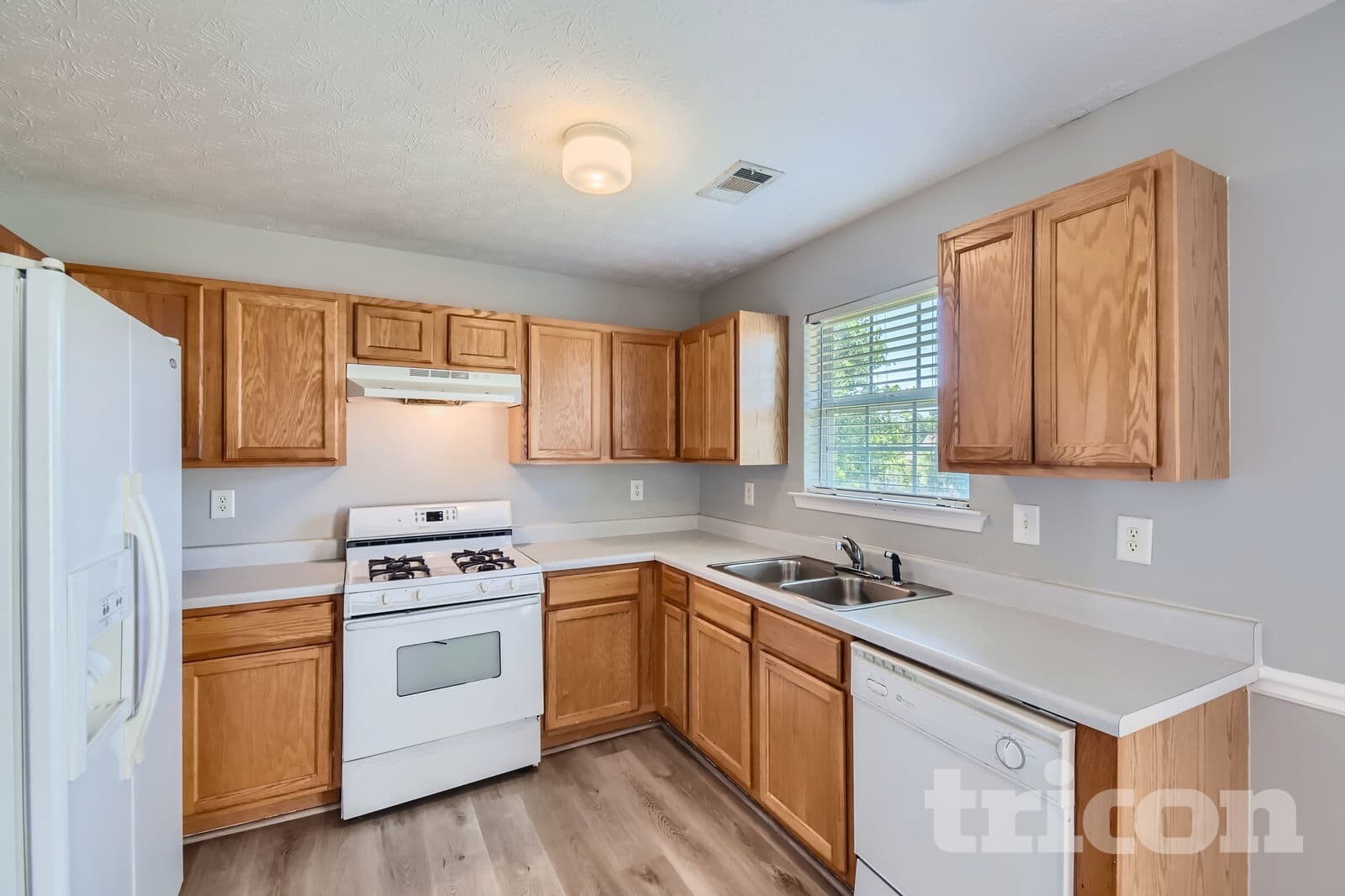 Building Photo - 790 White Dove Dr