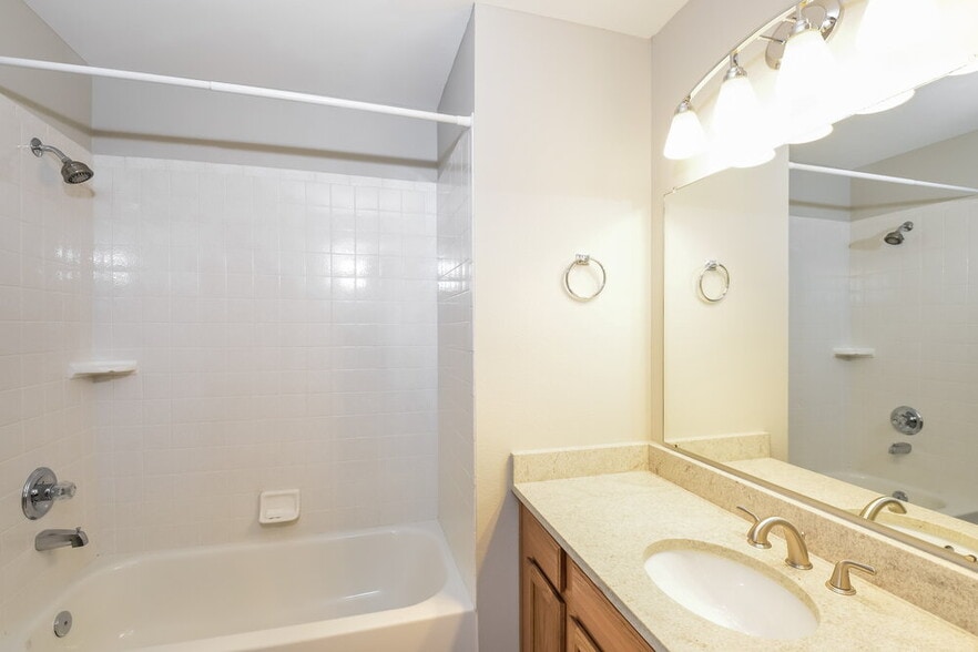 Building Photo - 10435 W 82nd Pl