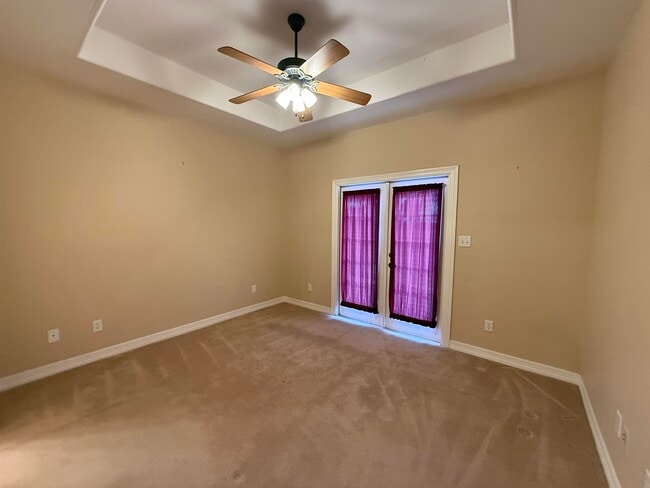 Building Photo - 1505 N Claremont Cir