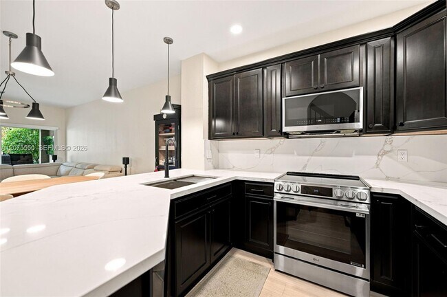 Building Photo - 355 SW 121st Ave