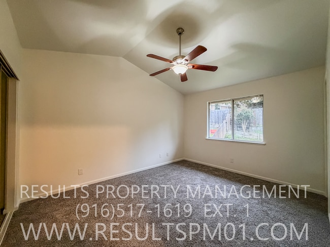 Building Photo - Beautiful Rocklin Light and bright Home!