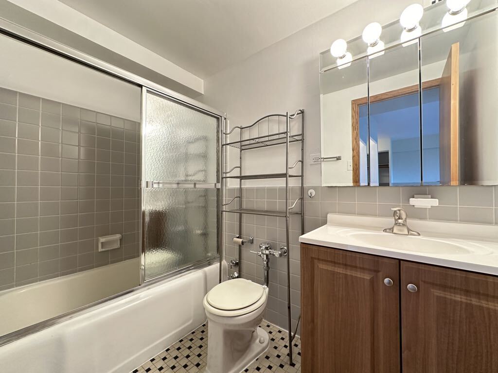 Building Photo - 4180 N Marine Dr