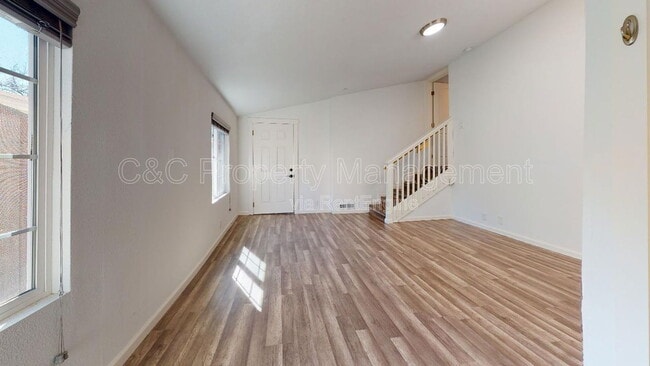 Building Photo - 419 Watson St