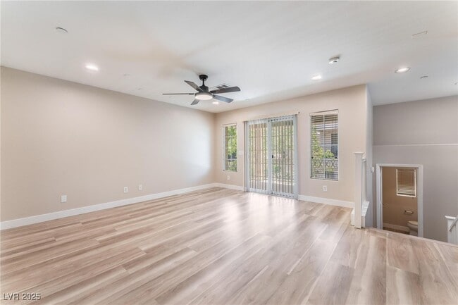 Building Photo - 9169 Column Ct