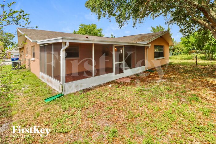 Building Photo - 7240 Rosarian Dr