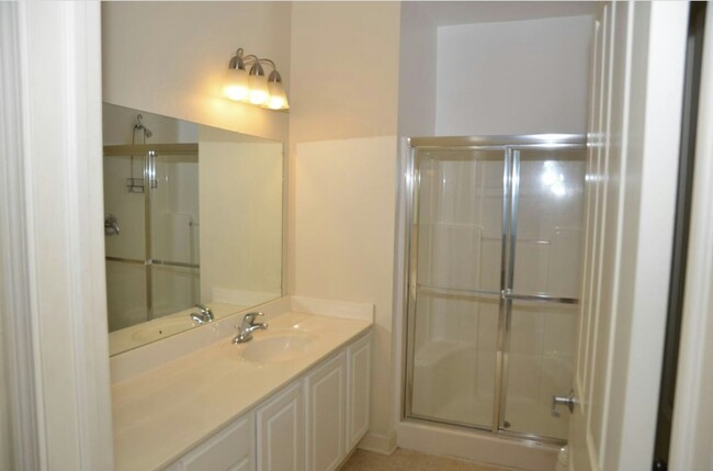 Building Photo - 4120 S Lake Dr