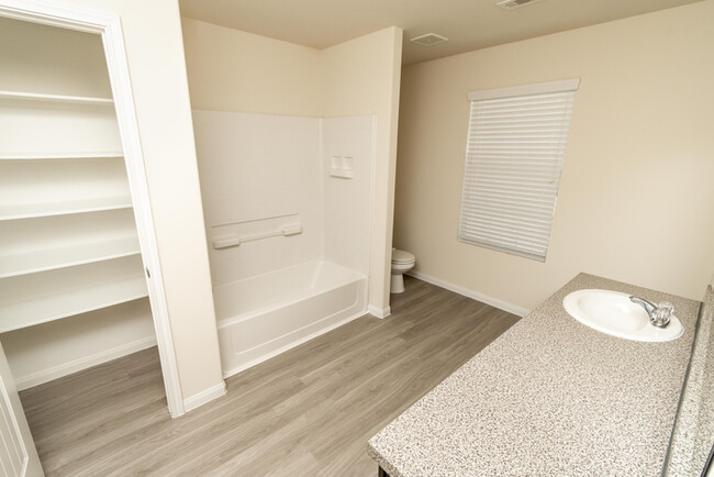 Building Photo - 5714 Plantation Forest Dr