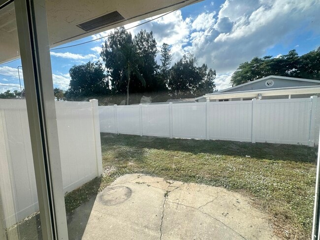 Building Photo - 3434 State St