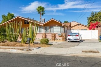 Building Photo - 10563 Vinedale St