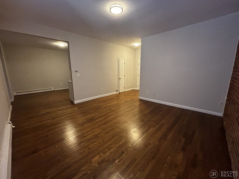 Building Photo - 15 Stearns Rd