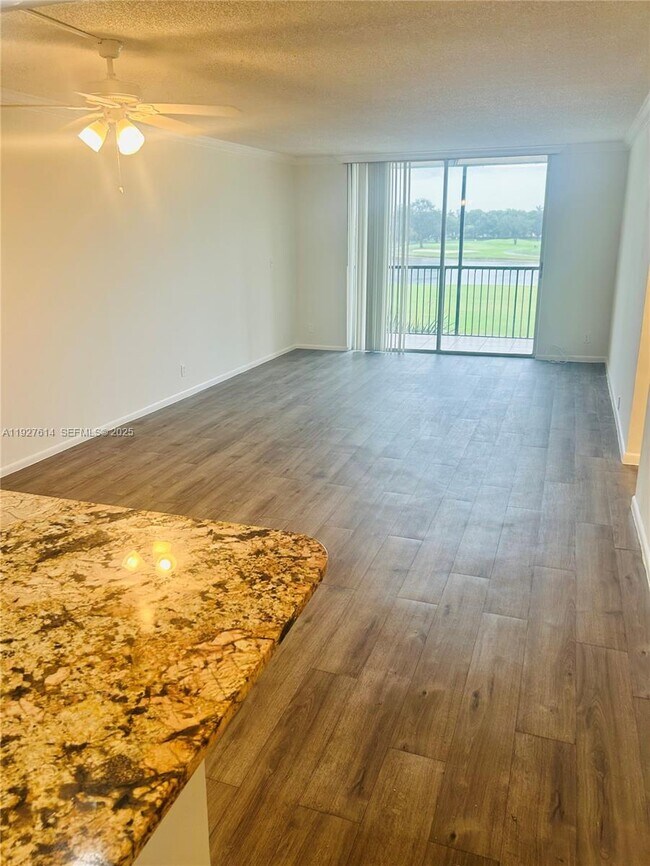 Building Photo - 3100 W Rolling Hills Cir