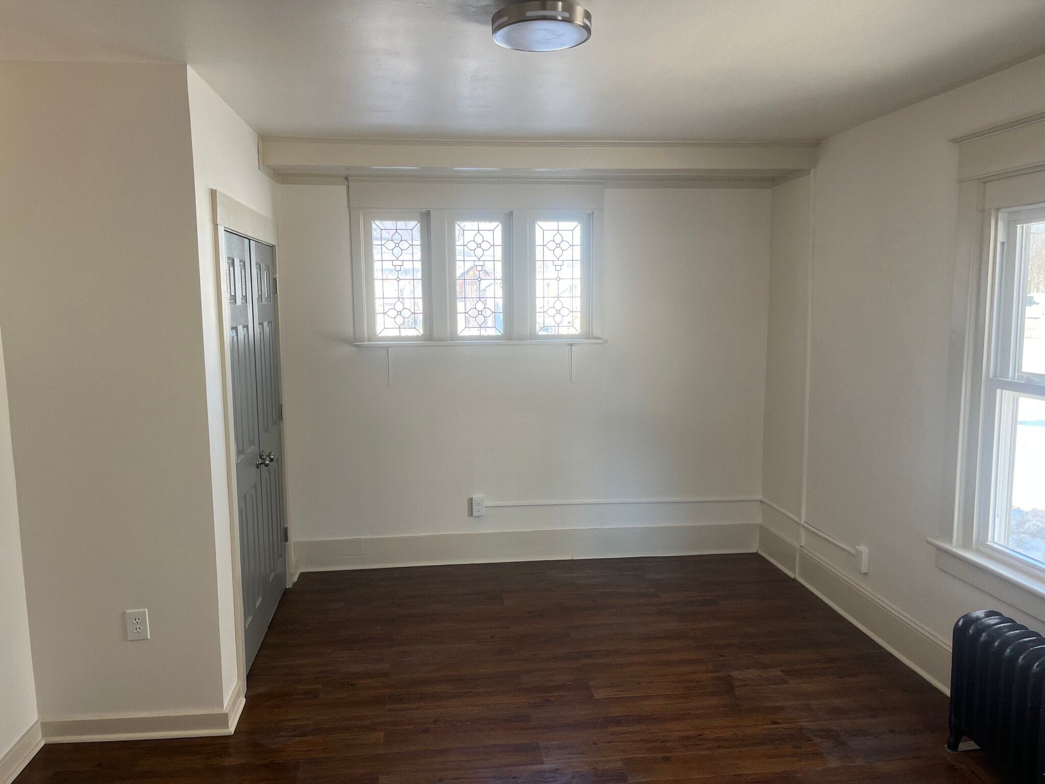 Building Photo - 613 E 3rd St