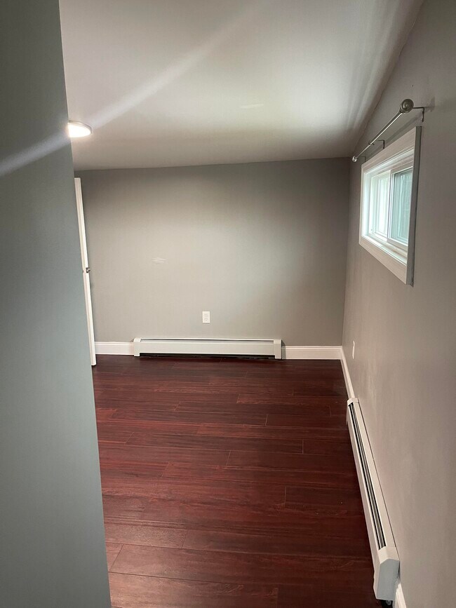 2nd Bedroom - 202 Jefferson St