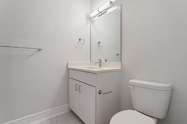 Building Photo - 635 Slaters Ln