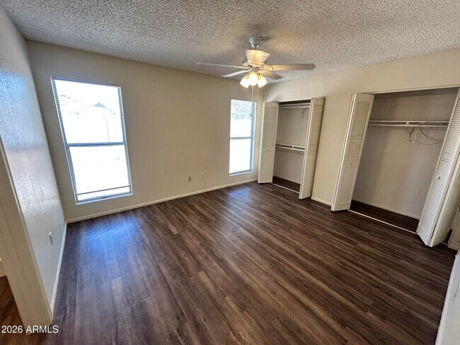 Building Photo - 3226 N Sycamore Pl