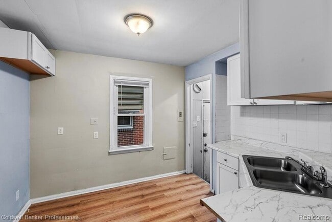 Building Photo - 19412 Sussex St