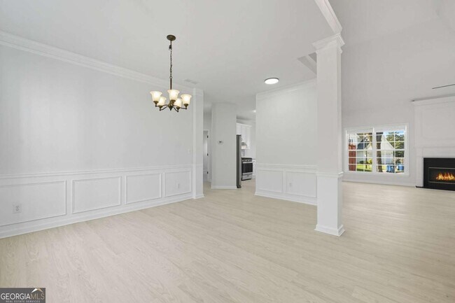 Building Photo - 4000 River Green Pkwy