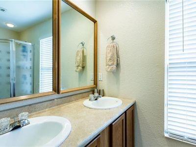 Building Photo - 1817 Thomas Pl