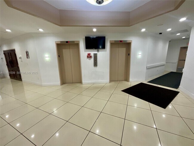 Building Photo - 1200 NE Miami Gardens Dr