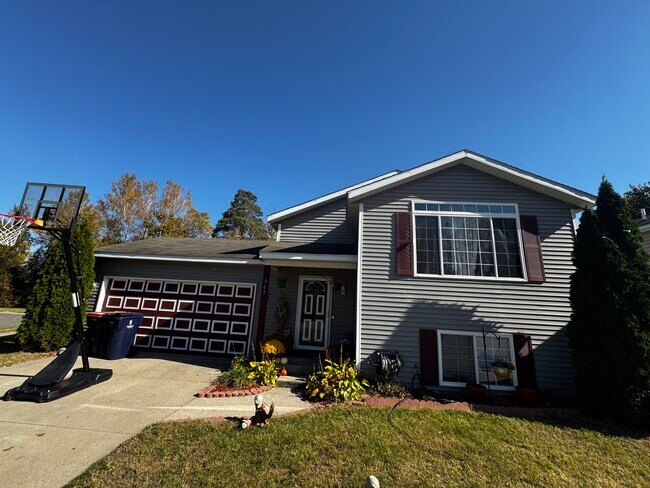 Building Photo - 963 Sagewood Ct