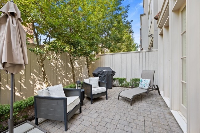 Building Photo - 1202 Wynden Commons Ln