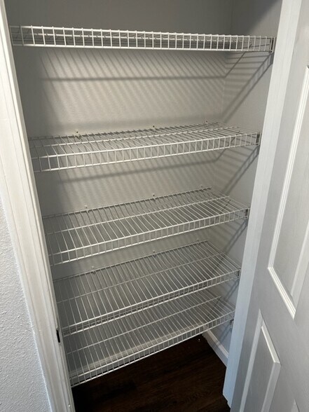 Building Photo - 119 Rockyreef Cir