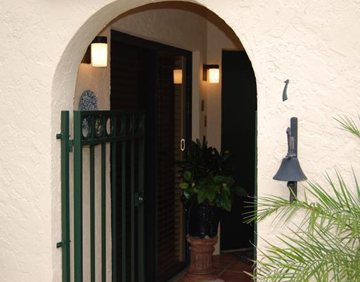 Building Photo - 1815 S Olive Ave