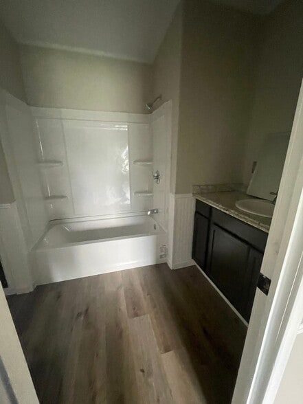 Building Photo - 762 CR 207