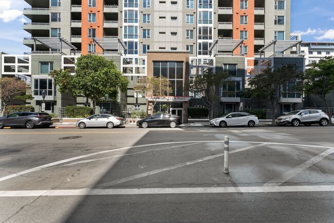 Building Photo - San Diego- Downtown- La Vita – Little Italy Condo- Split Level Style Move-In Special