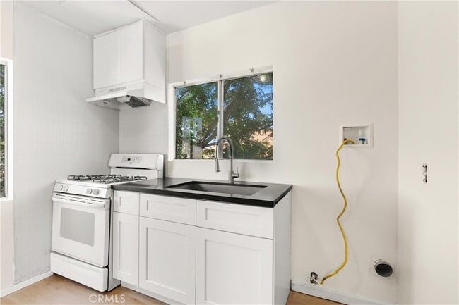 Building Photo - 421 W Sun Ave