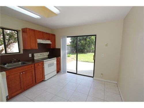 Building Photo - 5864 Strawberry Lakes Cir